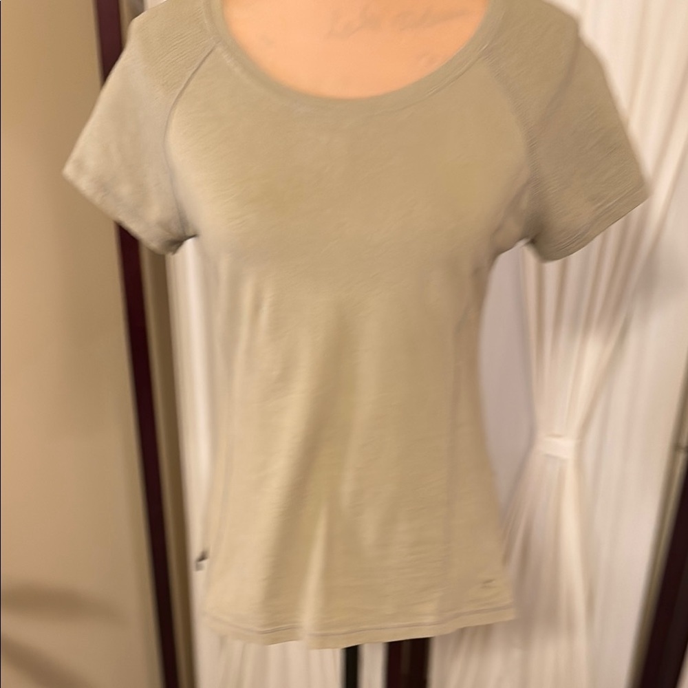 Danskin Now Active Tan Short Sleeve T-Shirt size M - Picture 3 of 7